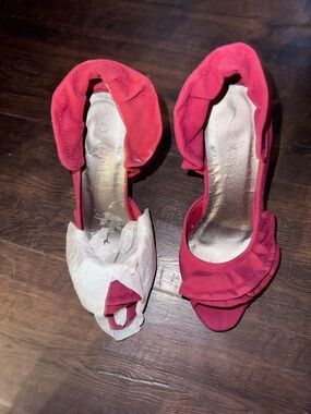 Newport News Red Open-Toe Ruffle Heels